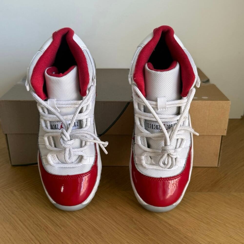 Nike Air Jordan 11 Retro ‘Cherry’ Kids Sneakers- SZ 2 Y - Picture 5 of 15